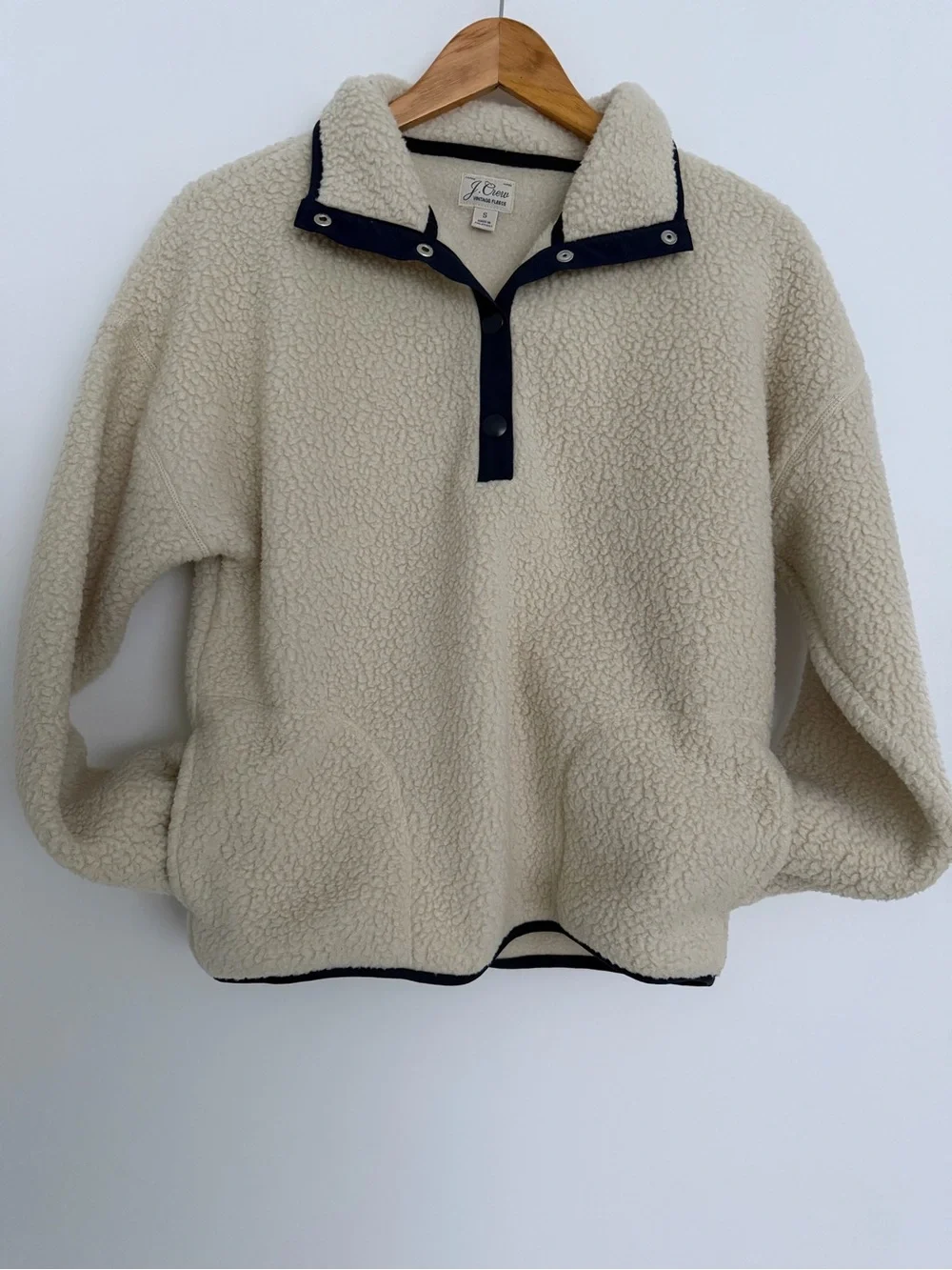 J. Crew Vintage Fleece Cream Pullover with Contrast‎ Navy Trim Preppy Classic